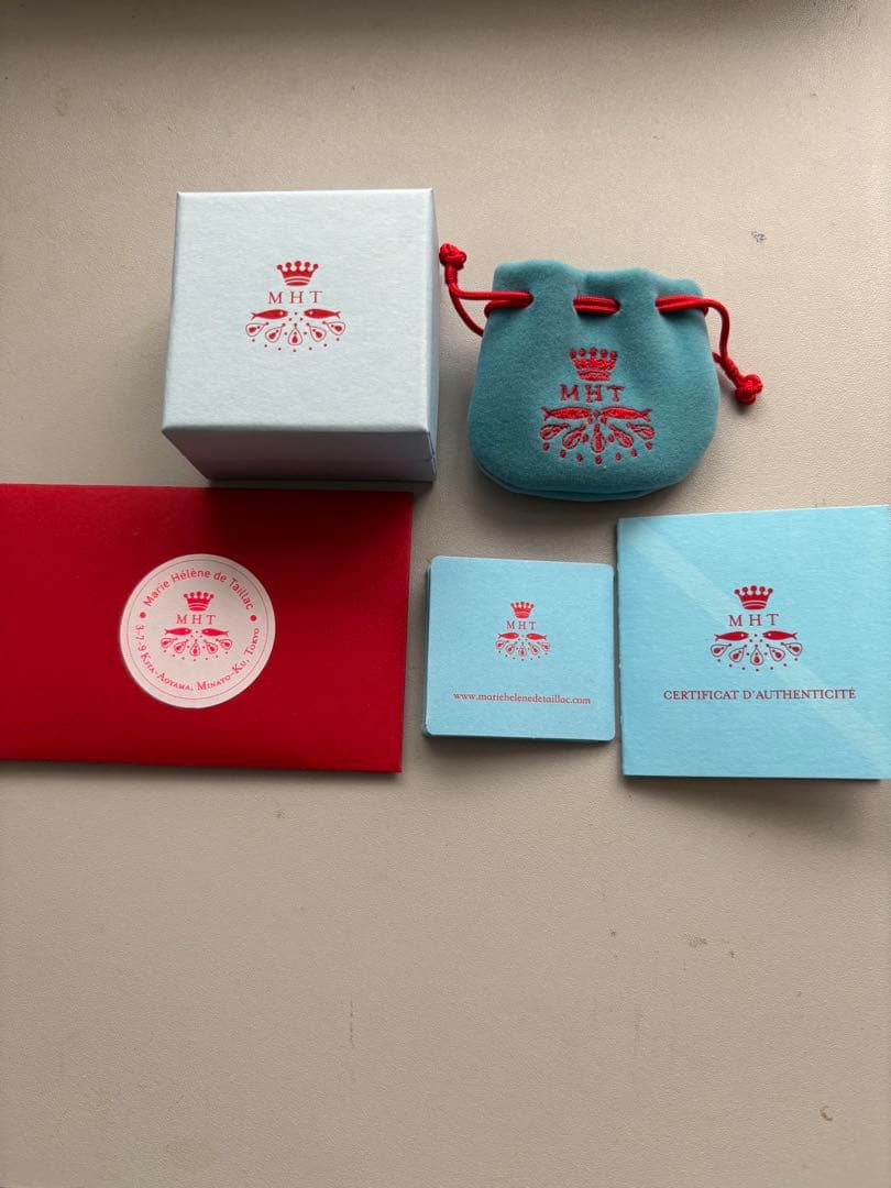 マリーエレーヌタイアック　ピアス