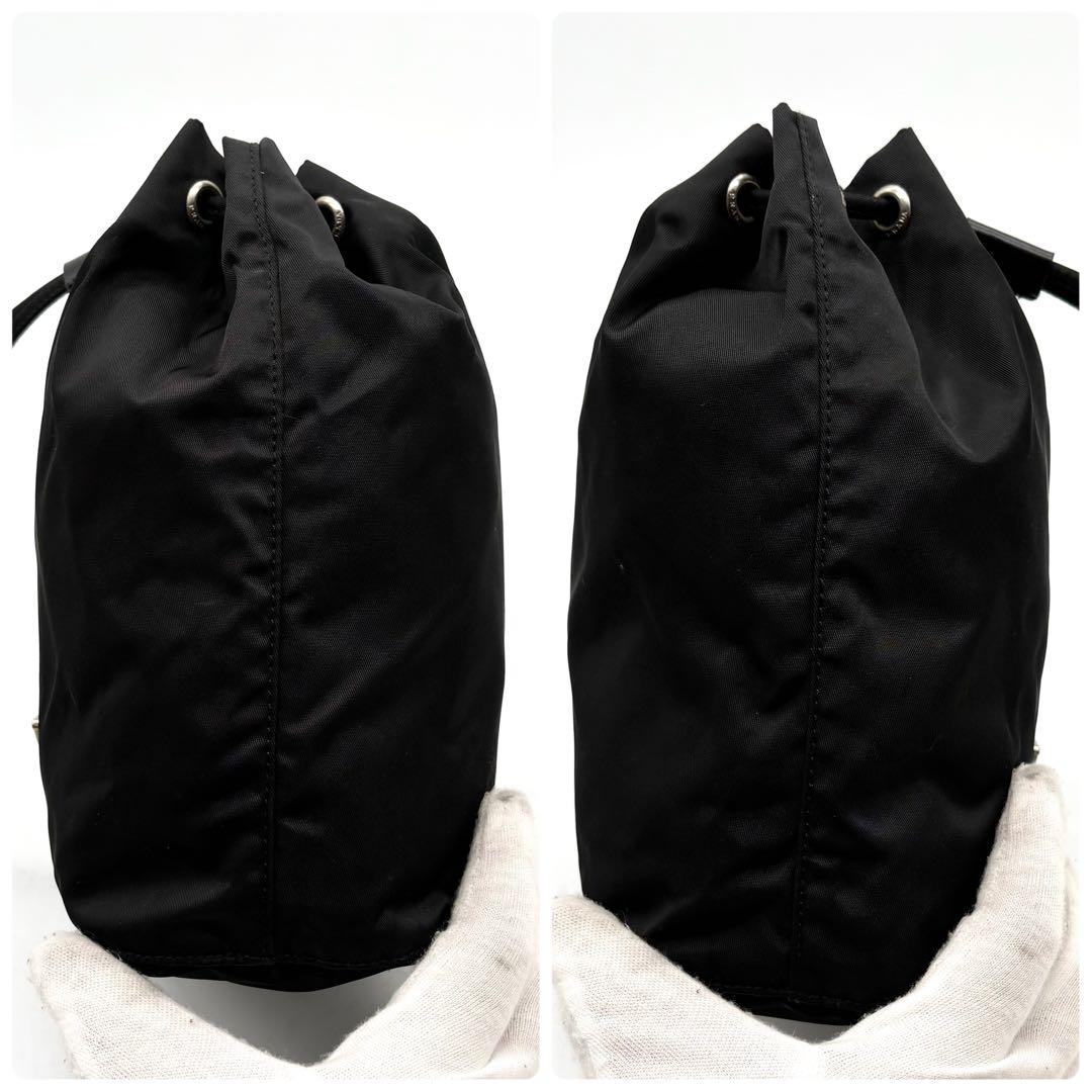 美品✨プラダ 巾着 ポーチ ナイロン レザー 三角ロゴ 白タグ ブラック