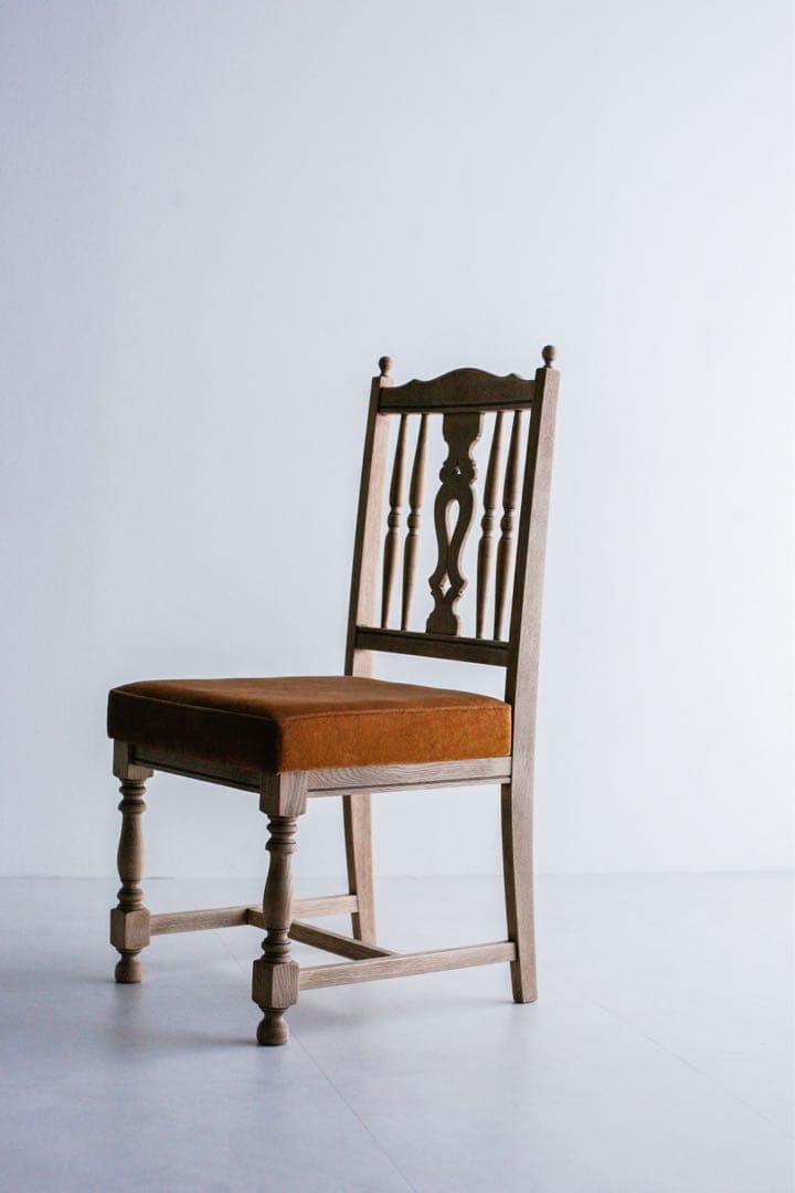 ナラ材　無垢材　白木　モケットチェア　ダイニングチェア　アンティーク　剥離