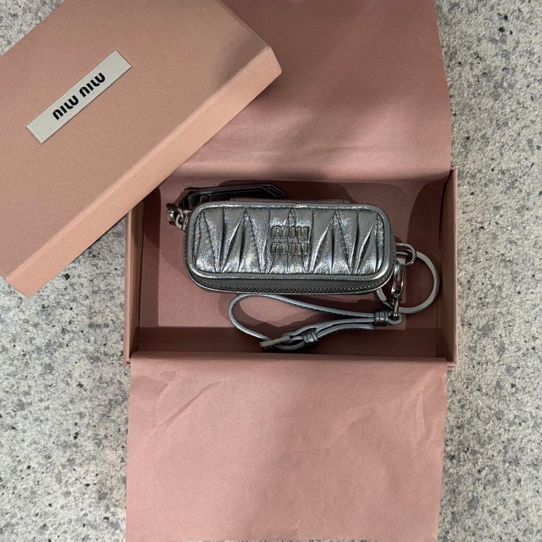 レア◎ミュウミュウ （MIUMIU） マテラッセ バッグチャーム リップケース