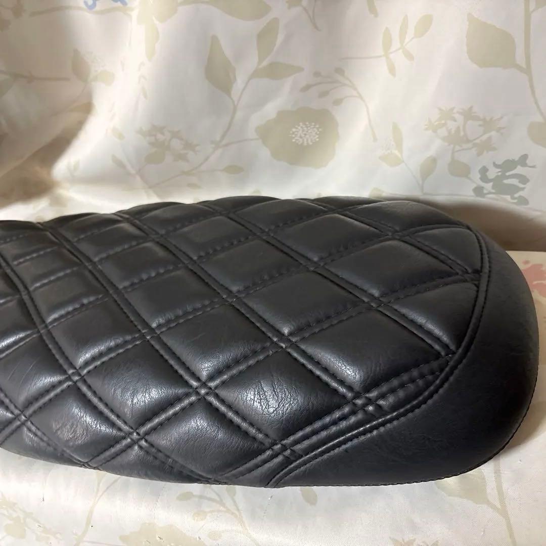 モートーン　ボンネビル　空冷　ダイヤモンドステッチ　スキニーシート