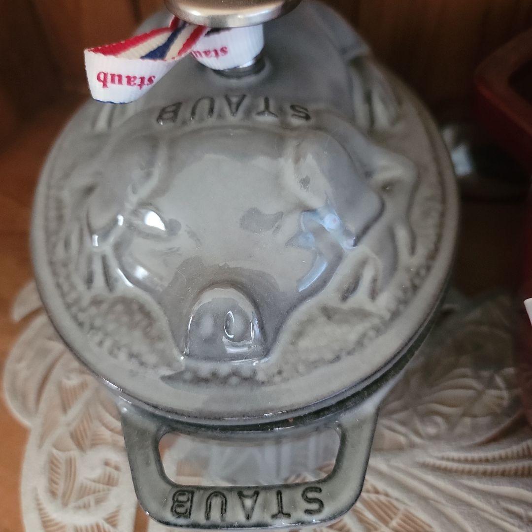 staub　ブタサン鍋
