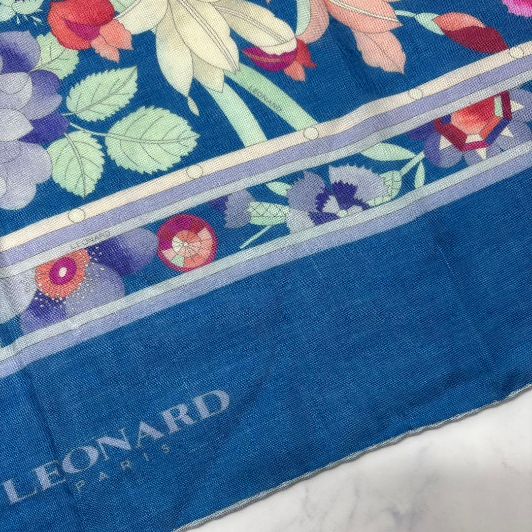 0902 レオナール　ストール　花柄　ブルー　汚れ,糸ツレあり.※値下げ不可.