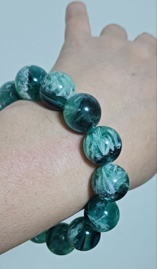 大迫力!ブルー入りエンジェルフェザーフローライト大玉15mmブレス内径約18cm