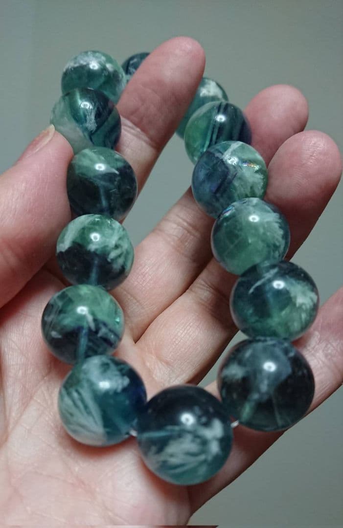 大迫力!ブルー入りエンジェルフェザーフローライト大玉15mmブレス内径約18cm