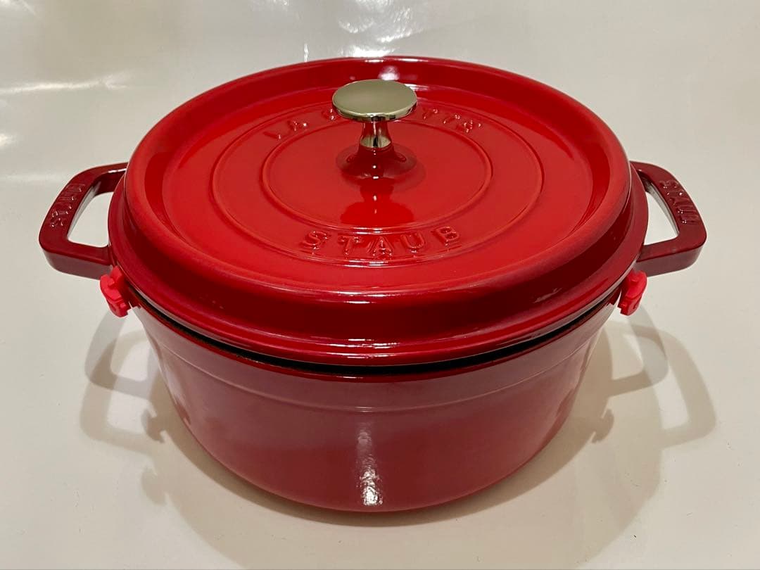 ウシ　 ストウブ　ココット ラウンド24cm チェリー