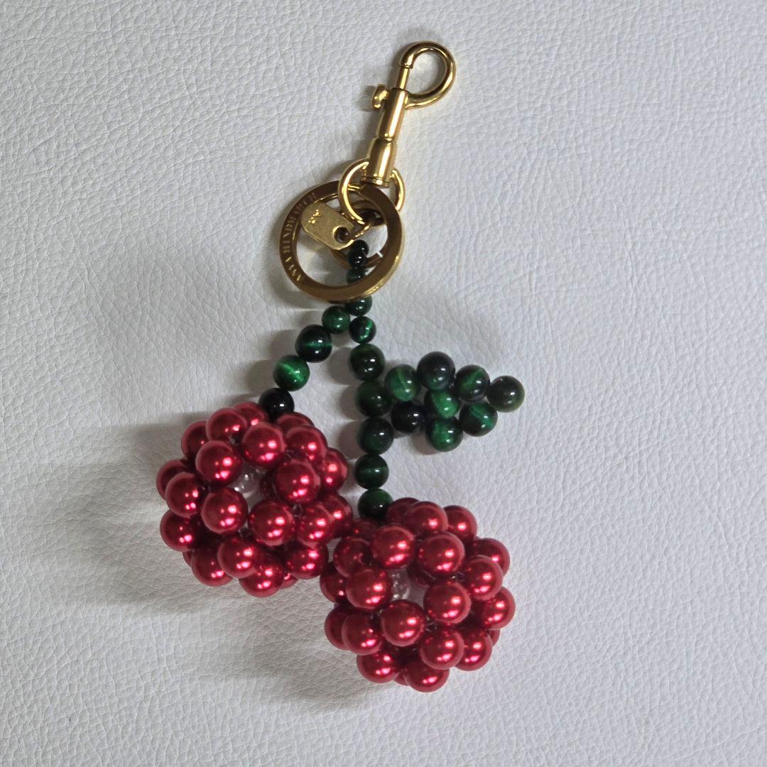 ANYA HINDMARCH　アニヤ・ハインドマーチ　チェリーキーホルダー