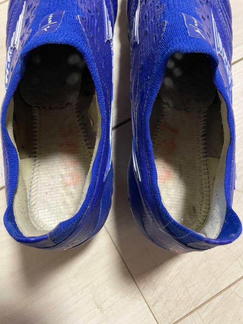 MizunoMoreliaNeoサッカースパイク AG人工芝24.5 早い者勝ち