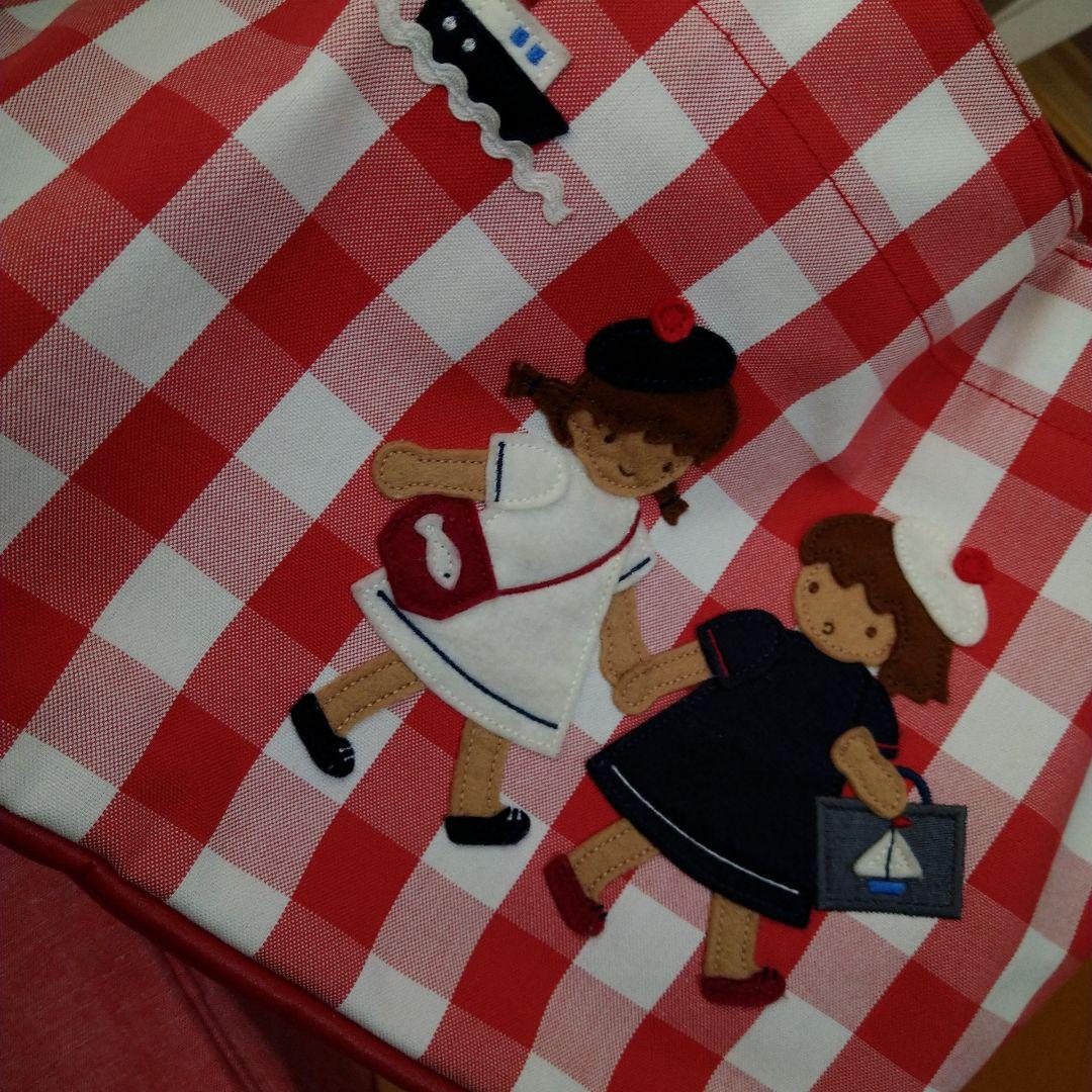 ファミリアショーギンガムチェック美品バッグと新品おむつケース