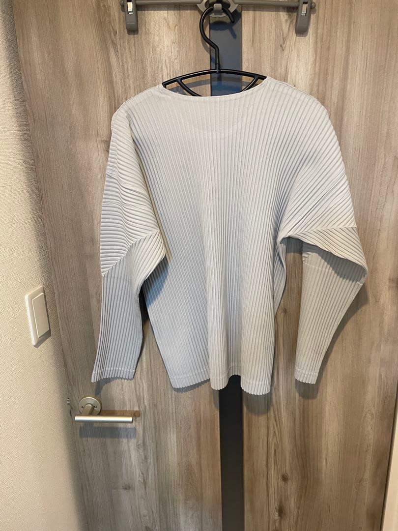 オムプリッセイッセイミヤケ　プリーツカットソー　ライトグレー　サイズ2