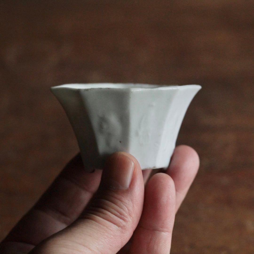 南京白磁 八角 面取 陽刻 人物文 盃 古美術 古道具 アンティーク 白南京