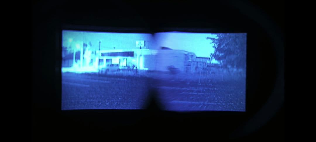 「上折れ式サイドチューブ」キメラ四目デジタルナイトビジョン GPNVG-18