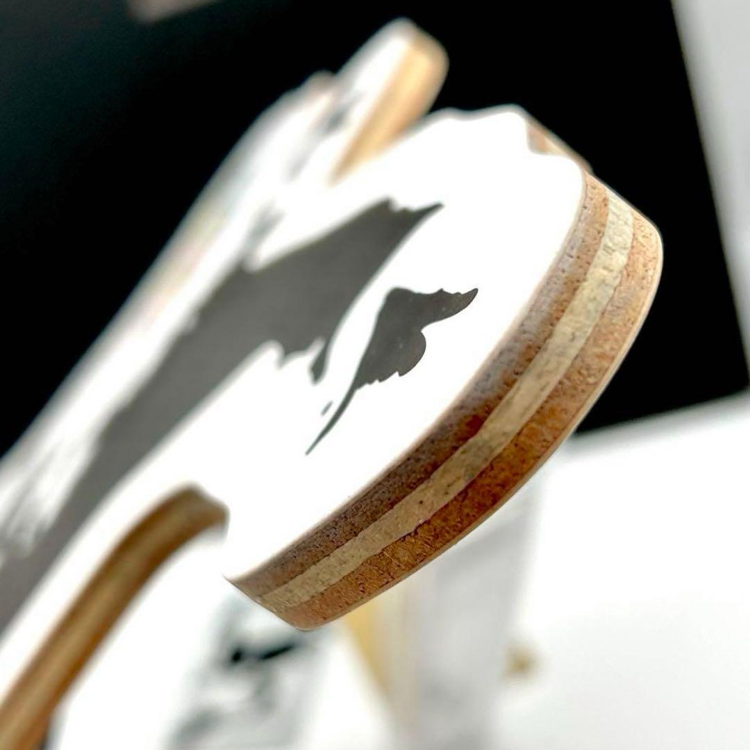 バンクシー カリモク インテリア 壁掛時計 フラワーボンバー 花束 投げる 男