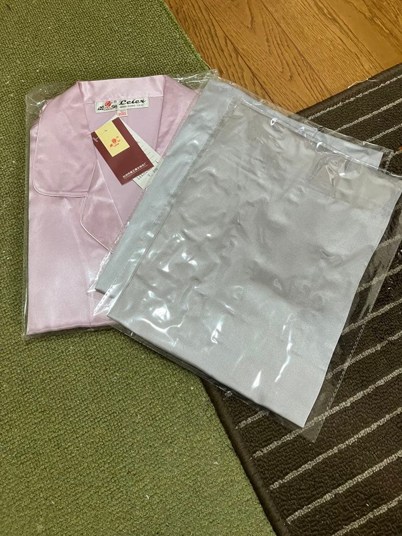 luciacul様　薄紫Lパジャマと銀の枕カバー2枚 送料込み