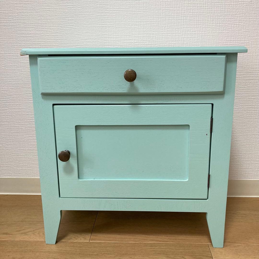 キャビネット　ビンテージ　レトロ　ポップ　インテリア　サイドテーブル