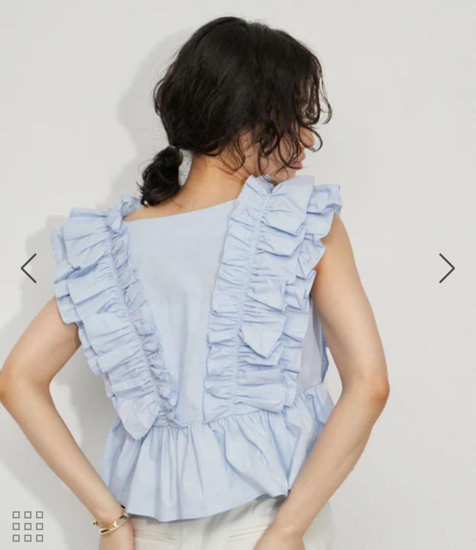 アダムエロペ　（完売商品）ペタルフリルブラウス