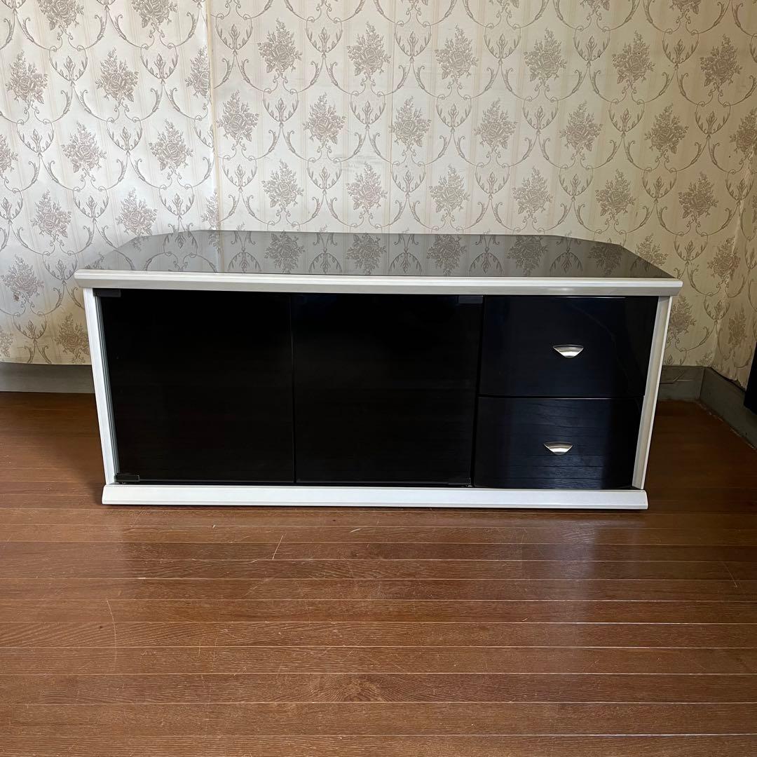 【中古品】ガラス天板 テレビボード テレビ台 キャスター付き ポストモダン