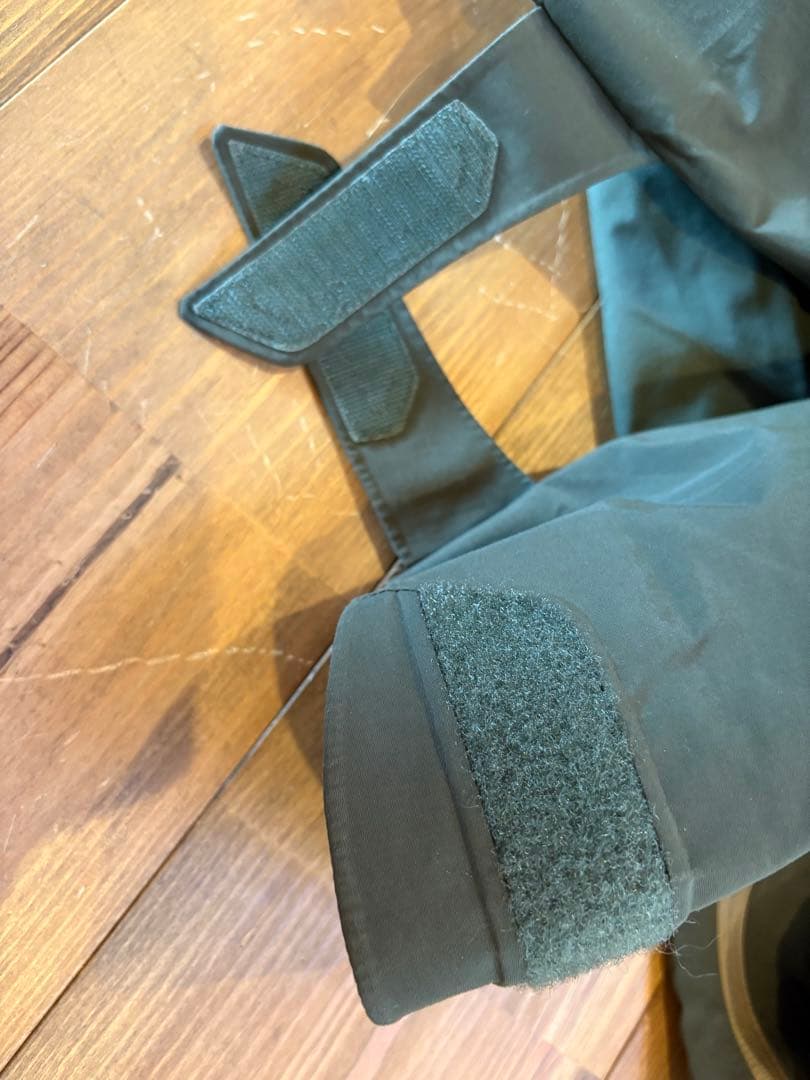 Burton [ak] GORE-TEX ジャケット オリーブ