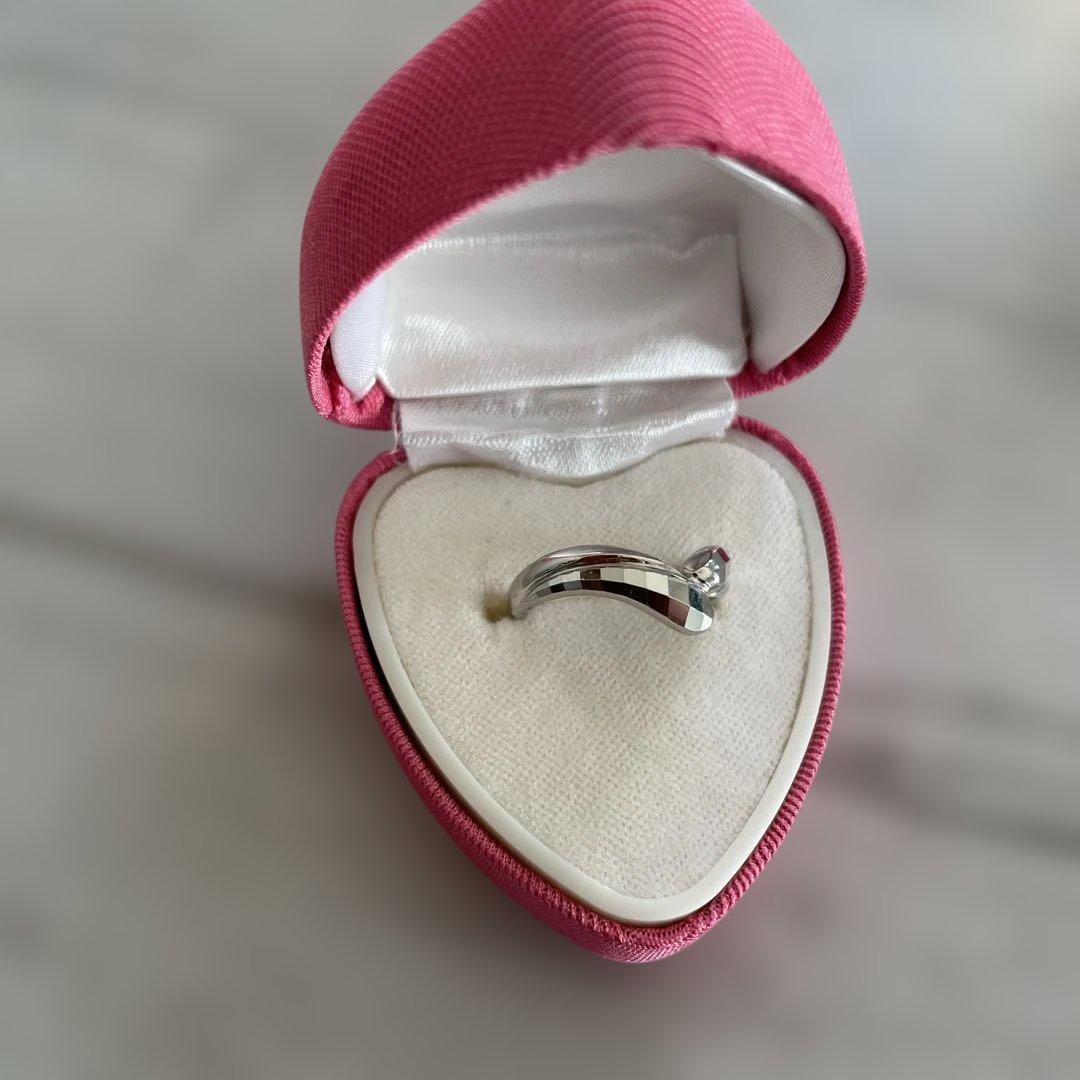 プラチナ900ウェーブデザイン ファッションリング