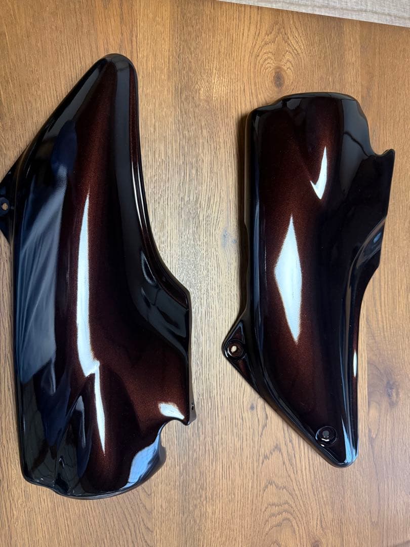 ゼファー1100用　Z2タイプサイドカバー　塗装後未使用　キャンディブラウン