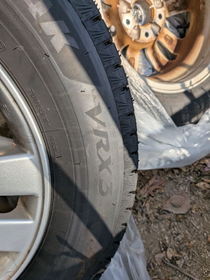 ブリザックVRX3 195/65/15 走行150km未満 スタッドレス②