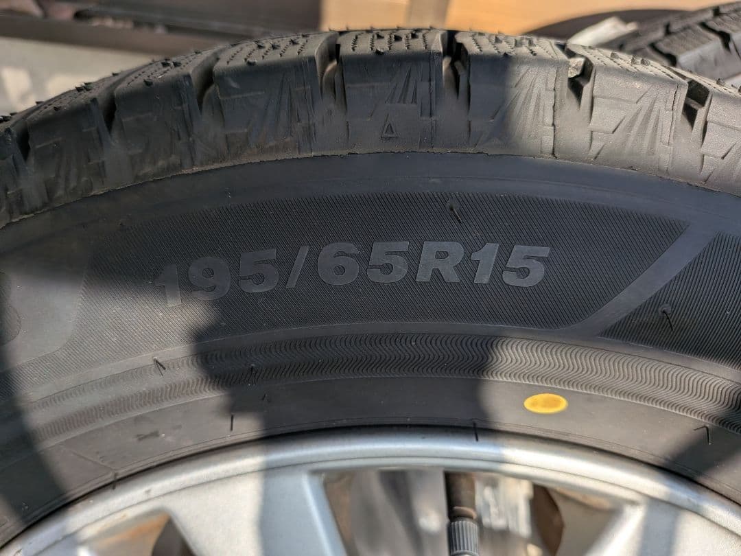 ブリザックVRX3 195/65/15 走行150km未満 スタッドレス②