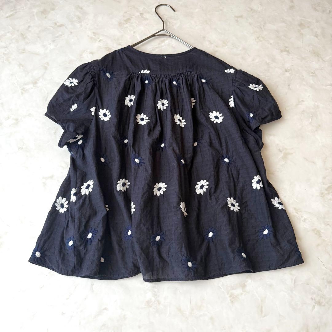 TOMORROWLAND collection マーガレット刺繍ギャザーブラウス