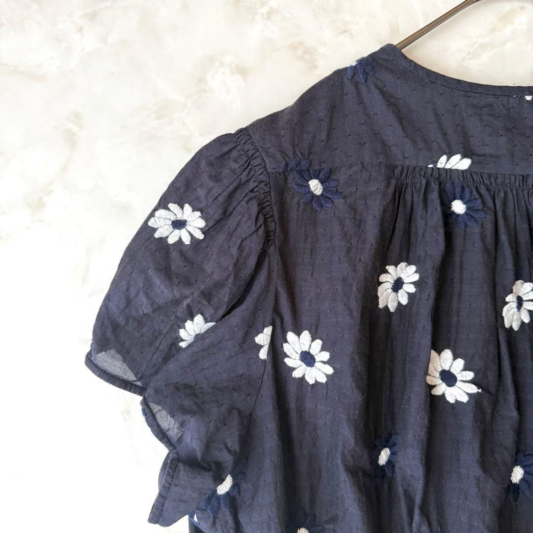 TOMORROWLAND collection マーガレット刺繍ギャザーブラウス