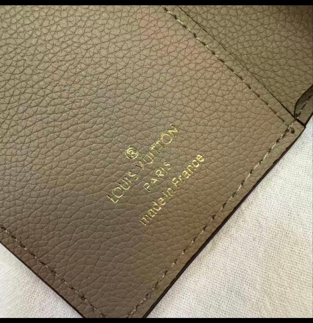 二つ折り財布 グレー