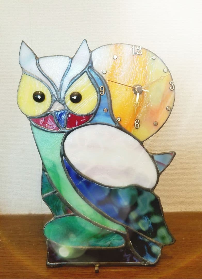 ステンドグラス　ふくろうモチーフの置時計