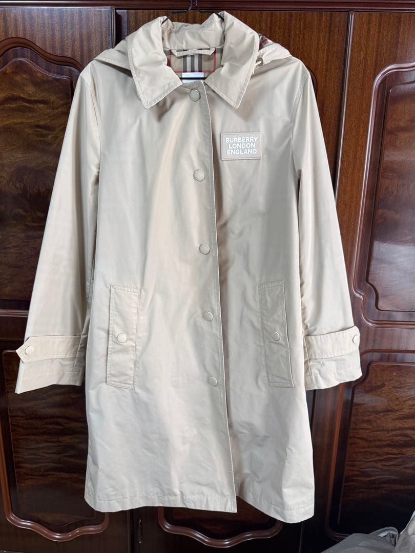 BURBERRY ベージュ フード付き Sサイズ トレンチコート