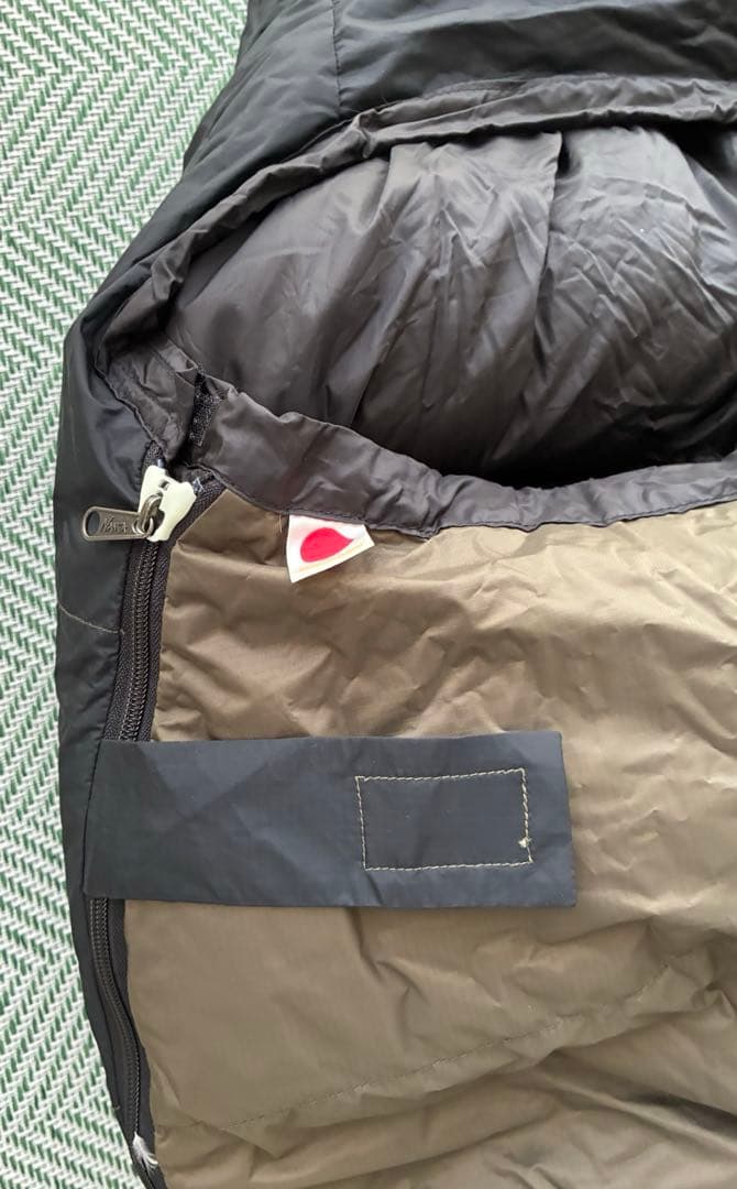 NANGA 寝袋 オーロラSTDレギュラーサイズ　オリーブグリーン　650FP