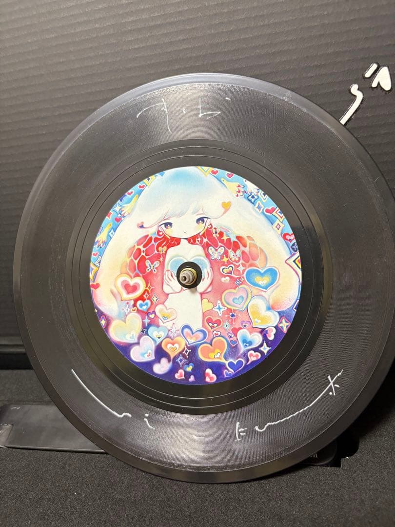 きくおミク7 レコード型時計、直筆サインち付き！