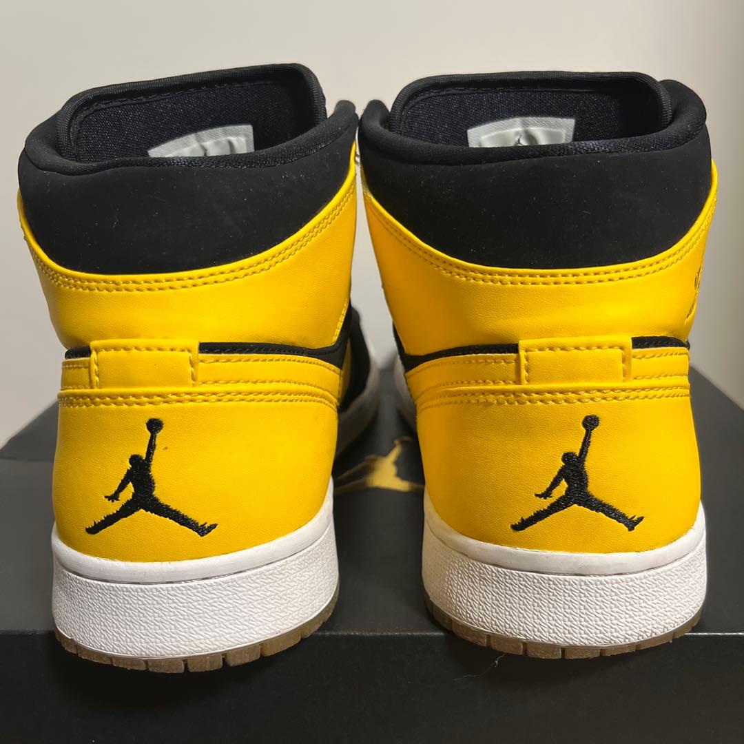 靴 Nike Air Jordan 1 Retro Mid \"New Love\"