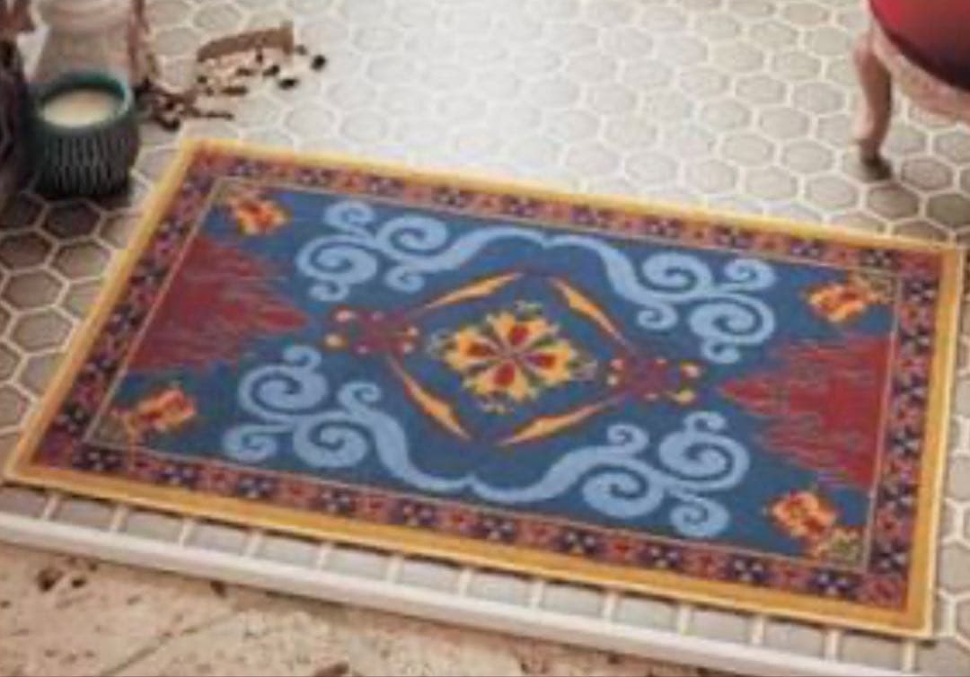 新品。ディズニー、アラジンの空飛ぶ魔法の絨毯みたいなラグ 約140×200cm