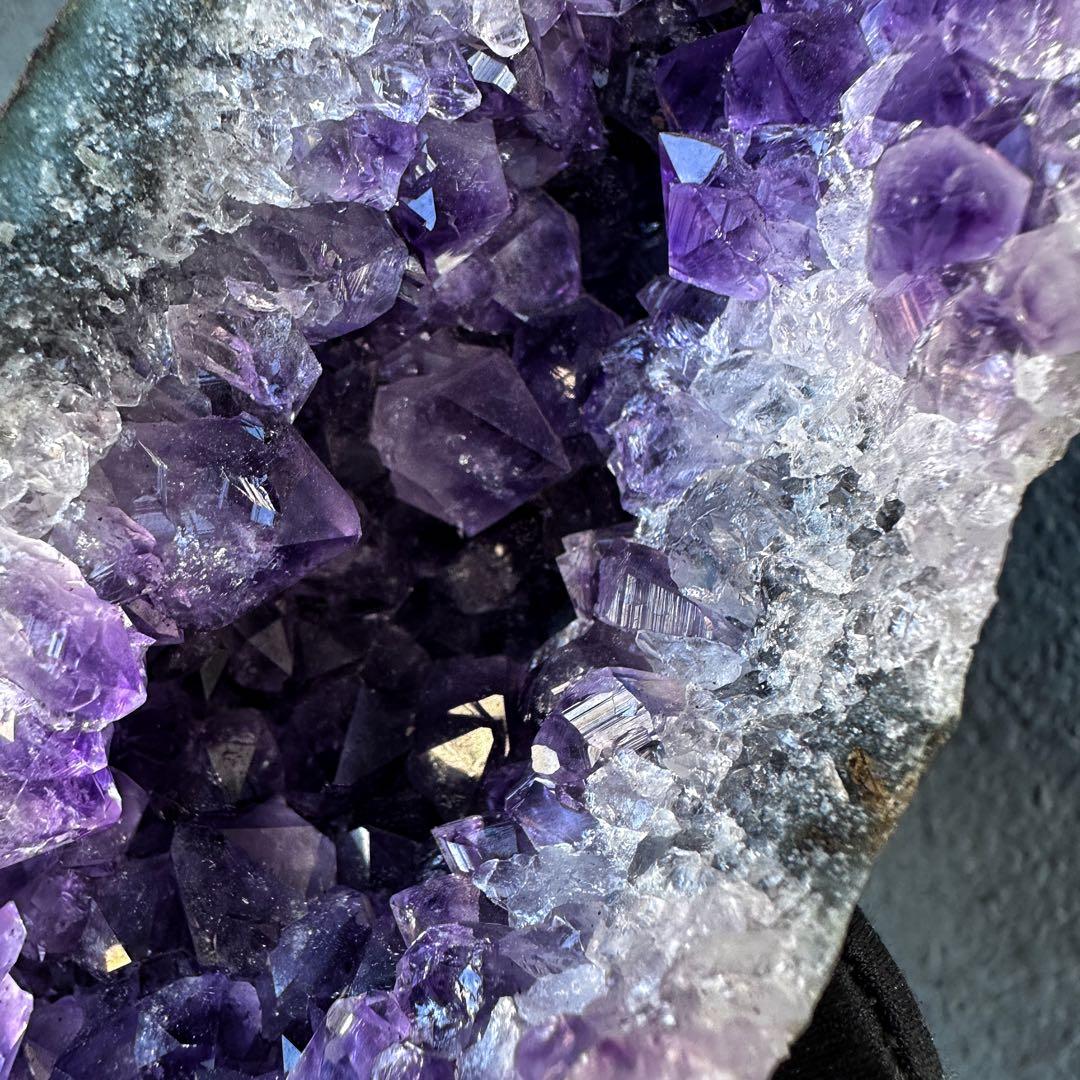 値下げ❗️欠けあり❗️濃紫の煌めきウルグアイ産☆アメジストクラスターA1176