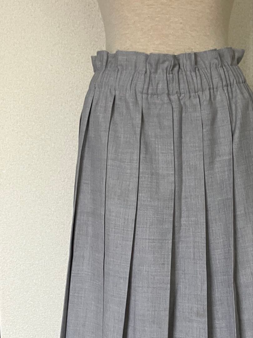 コムデギャルソン ライトグレー プリーツスカート ウエストゴム仕様