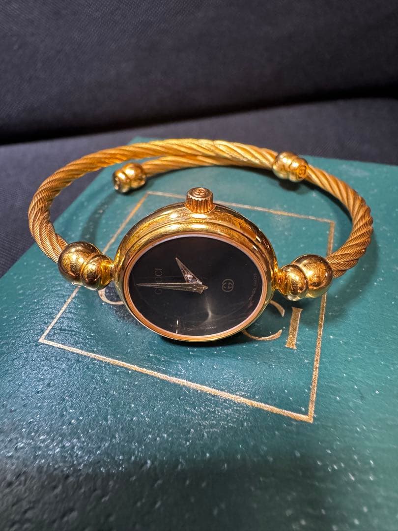 GUCCI グッチ　時計　バングル　ウォッチ