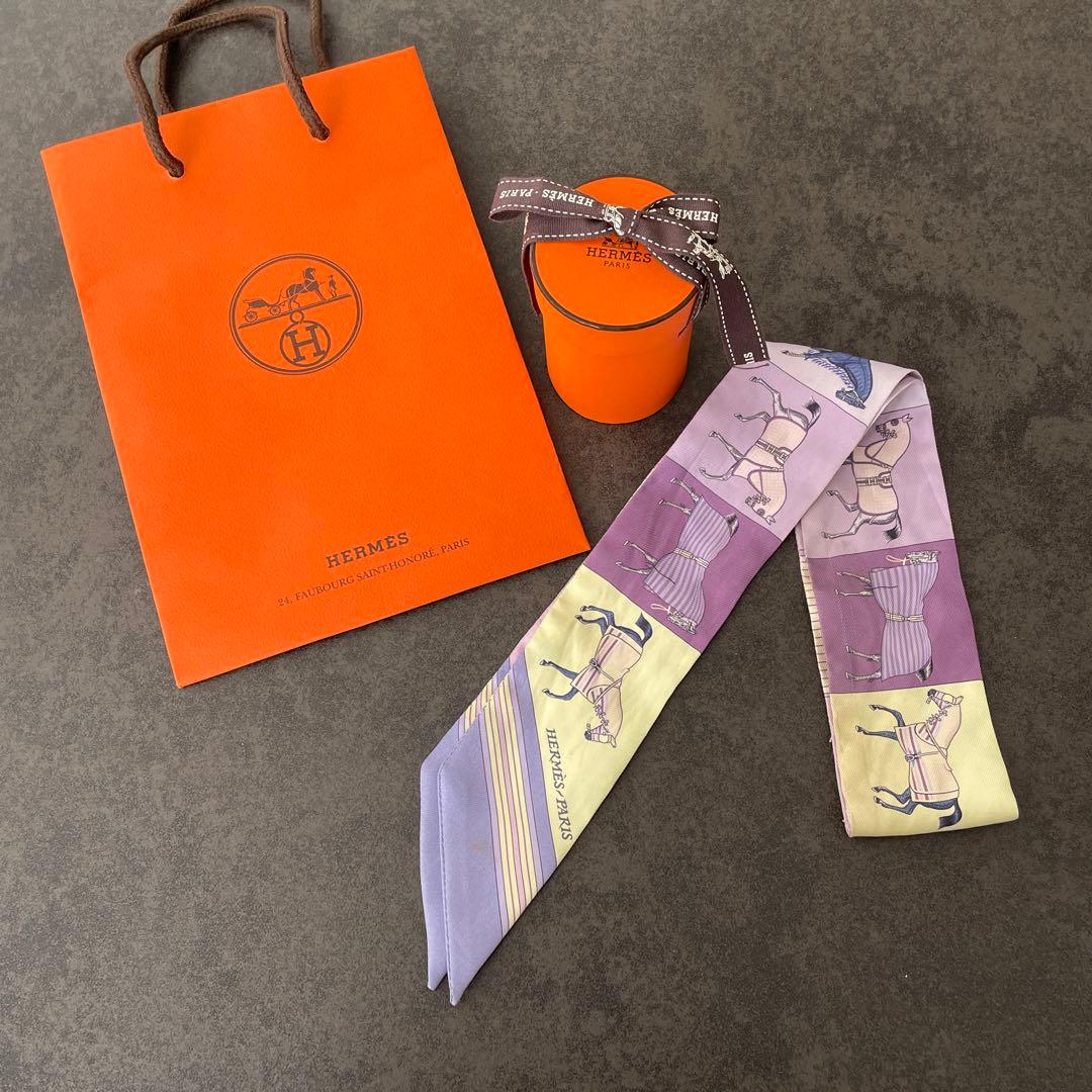 エルメスHERMÈS 銀座正規店購入　馬柄スカーフ ロゴあり　ツイリー