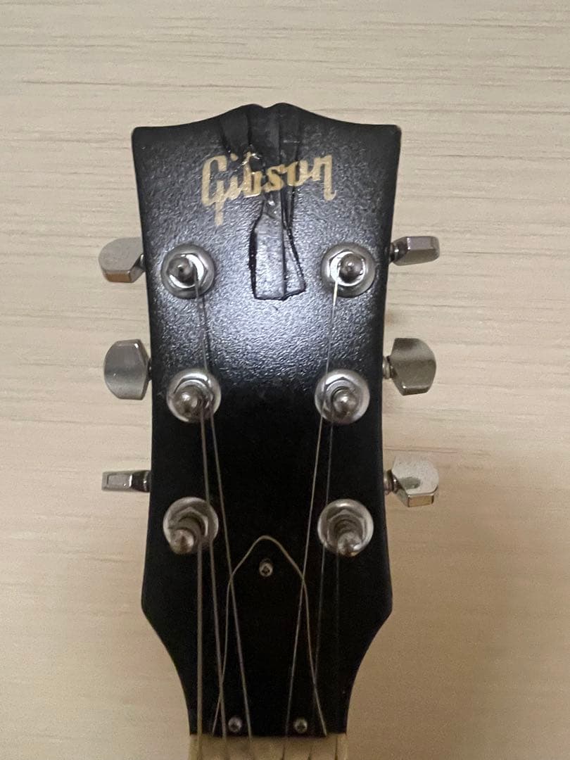 gibson風？　イエロー ダブルカッタウェイ エレキギター