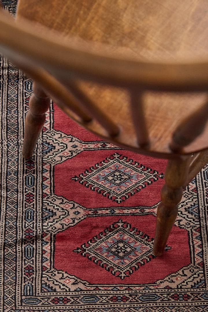 ヴィンテージラグ　トライバルラグ　ラホール産（102×62cm）赤　グレー　黒