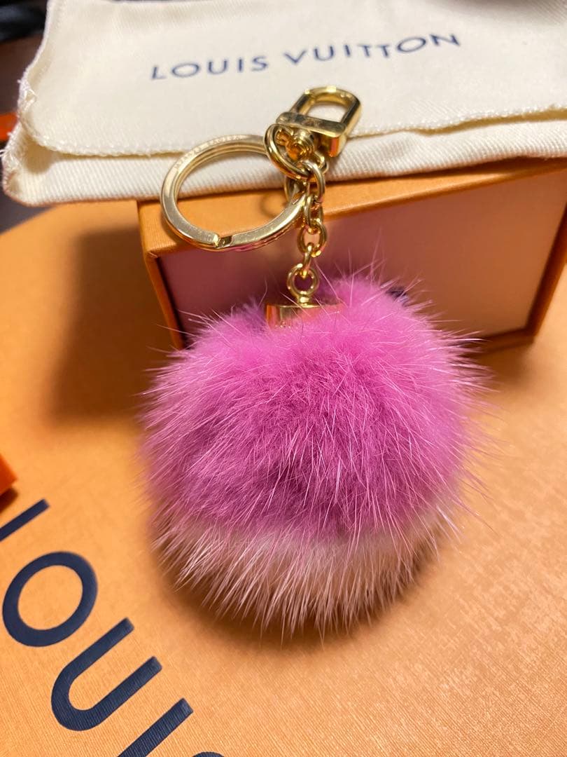ルイヴィトン　ファーキーホルダー ピンク