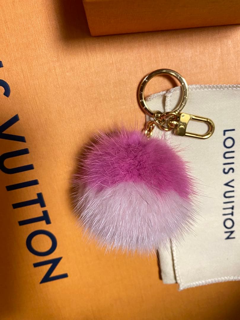 ルイヴィトン　ファーキーホルダー ピンク