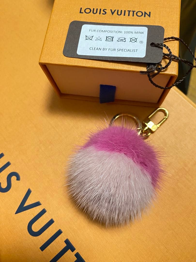 ルイヴィトン　ファーキーホルダー ピンク