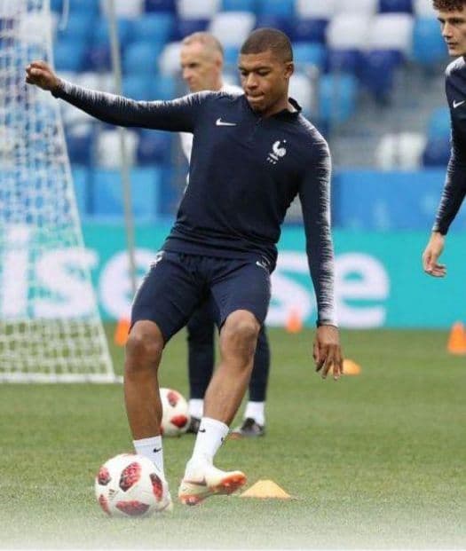 サッカー、フランス代表、ジャージ上下、海外製XL、2018年W杯優勝後のモデル