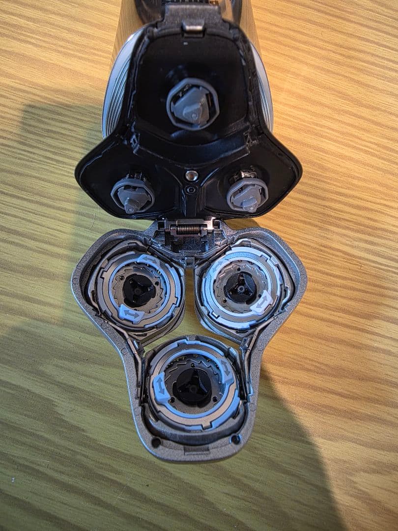 フィリップス電動シェーバー i9000 プレステージUltra　2025年製造