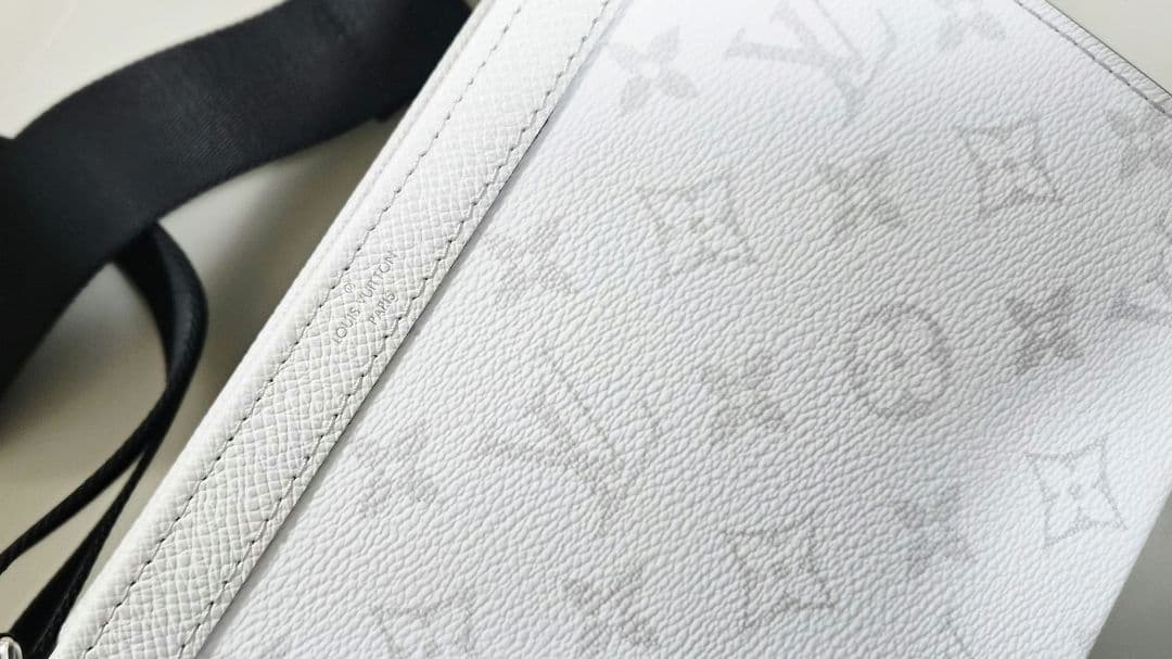 新品未使用★ルイヴィトン★ガストンウェアラブルウォレット