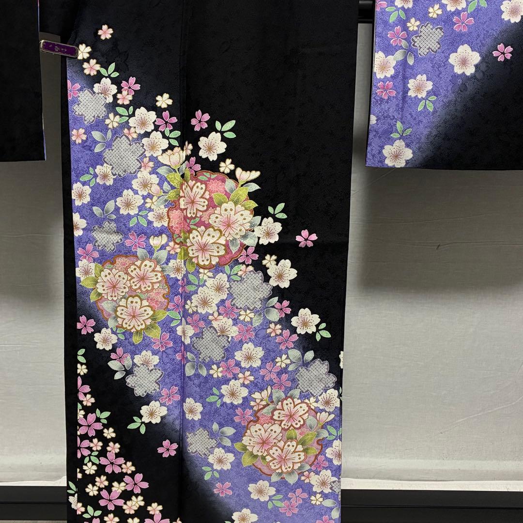 m-94＋　D136 振袖　桜　黒地　正絹　着物　袷　極美品