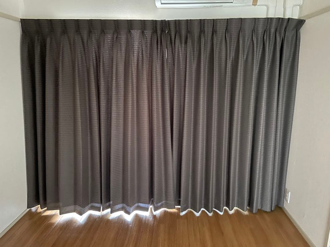 美品サンゲツ　カーテン２枚　レース２枚　セット