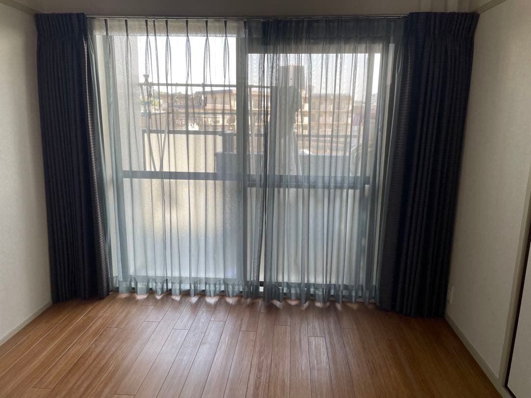 美品サンゲツ　カーテン２枚　レース２枚　セット